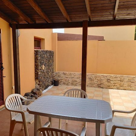 Casa Pitaya, acogedora, con piscina, fibra óptica La Oliva Exterior foto