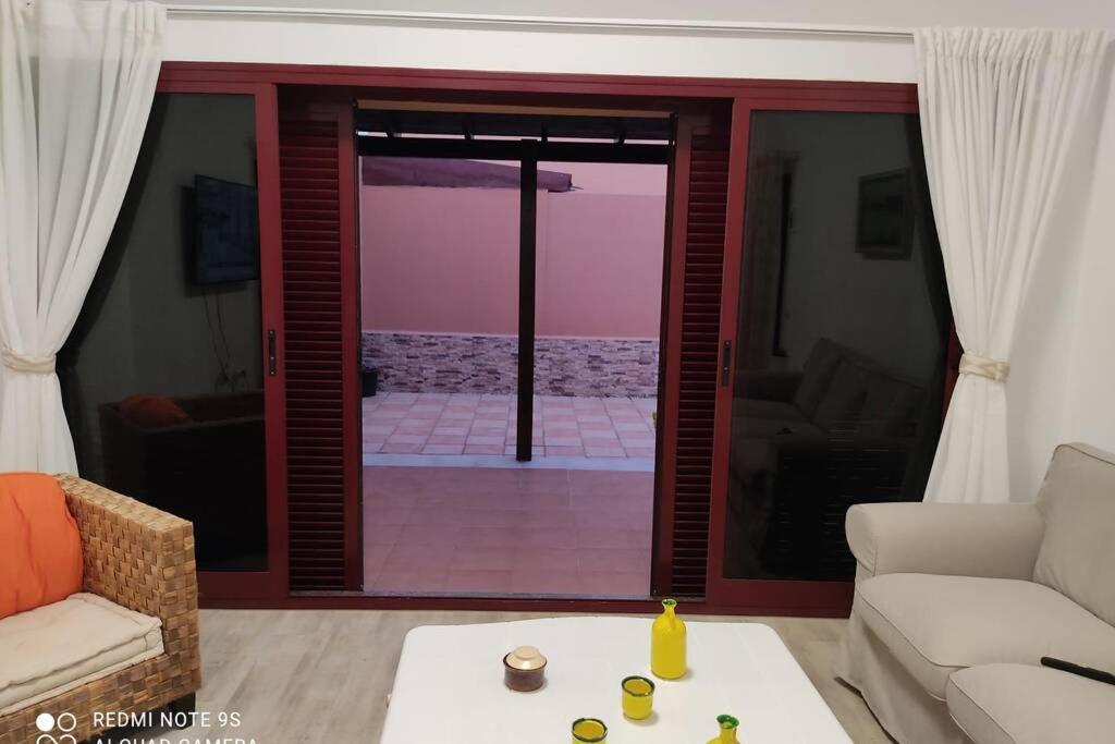 Casa Pitaya, acogedora, con piscina, fibra óptica La Oliva Exterior foto