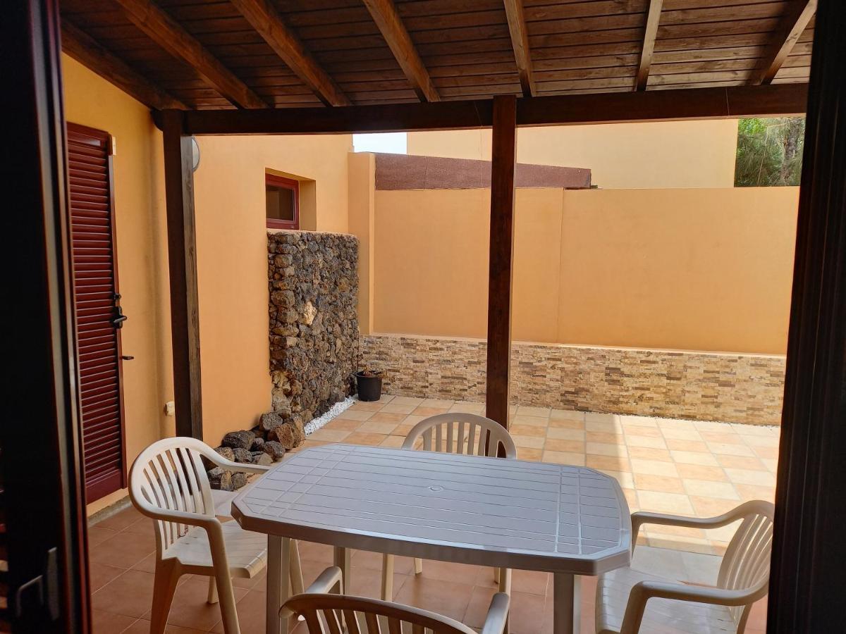 Casa Pitaya, acogedora, con piscina, fibra óptica La Oliva Exterior foto