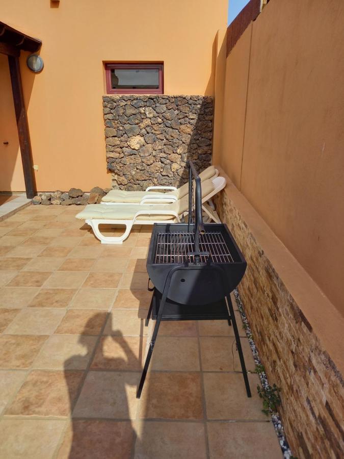 Casa Pitaya, acogedora, con piscina, fibra óptica La Oliva Exterior foto